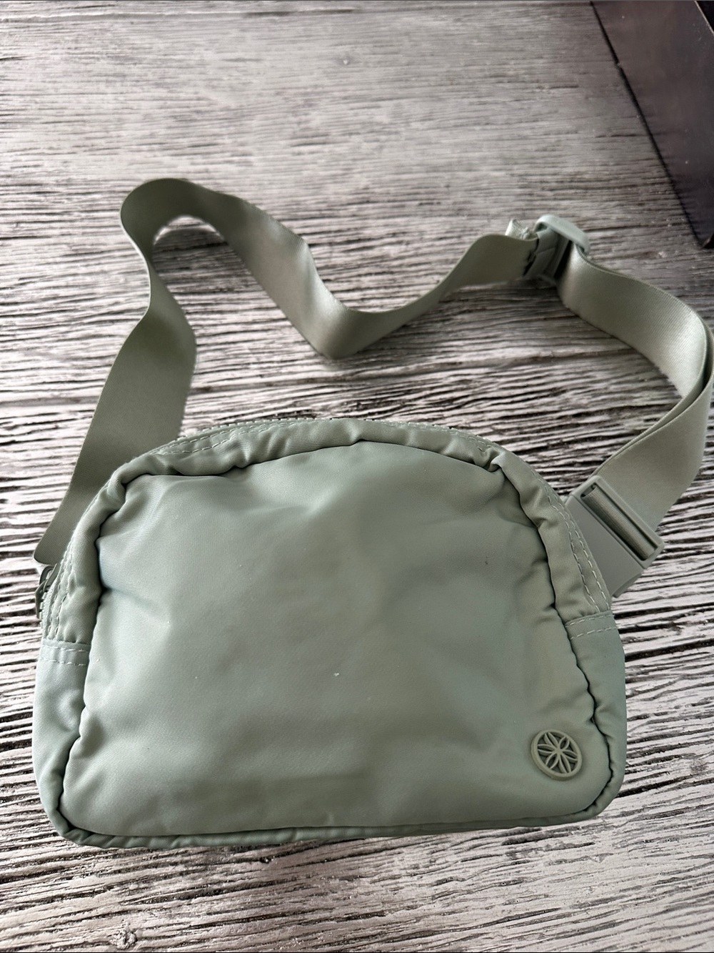 GAIAM Women’s Sage Green Belt Bag